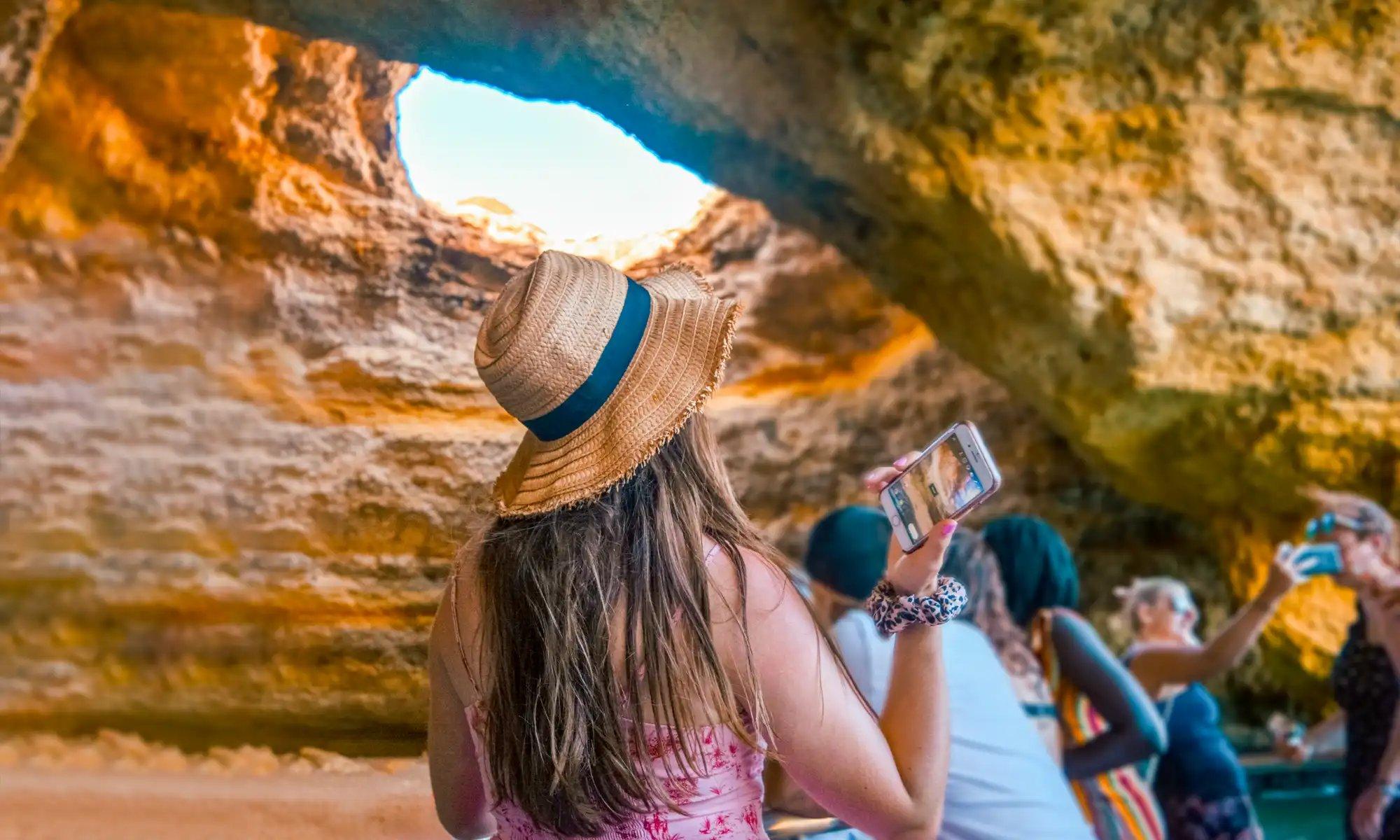 베나길 해변과 주변 절벽