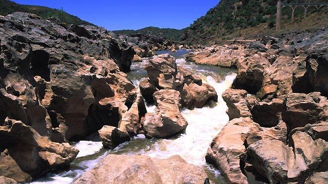 🏞️ 늑대의 도약(풀루 두 로부)