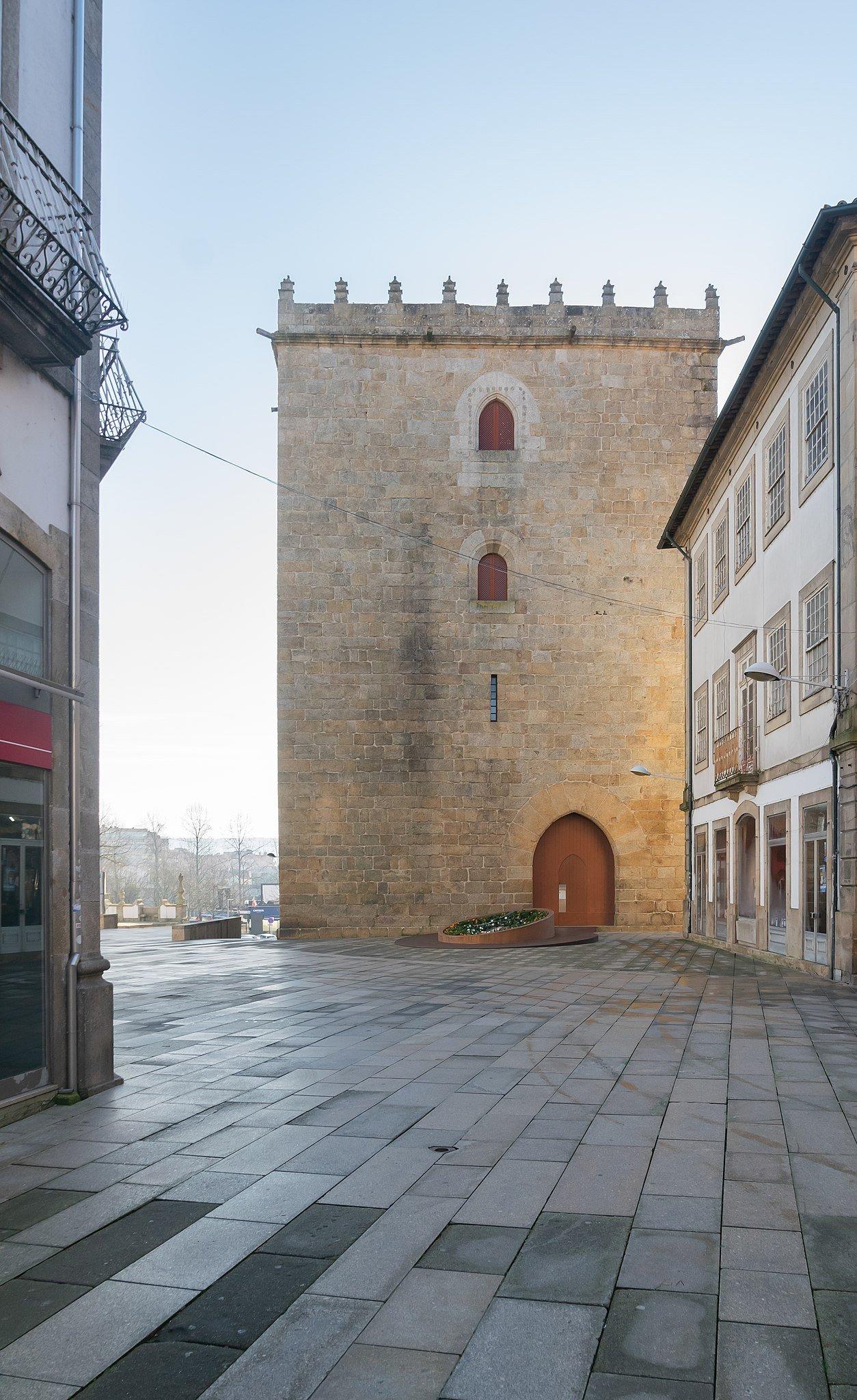 🏛️ 새 문 탑(토흐 다 포르타 노바)