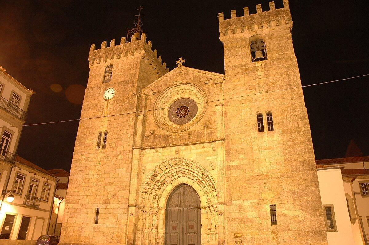 대성당 정문 앞