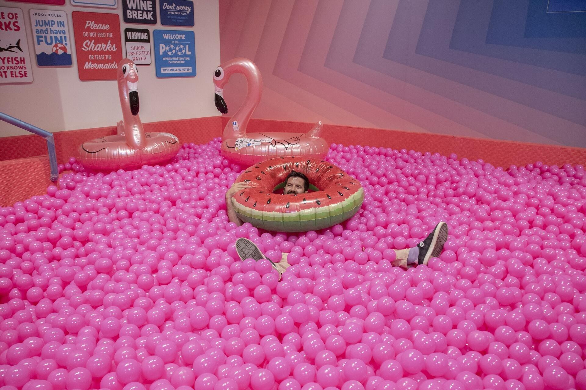 핑크 팰리스 (Pink Palace)