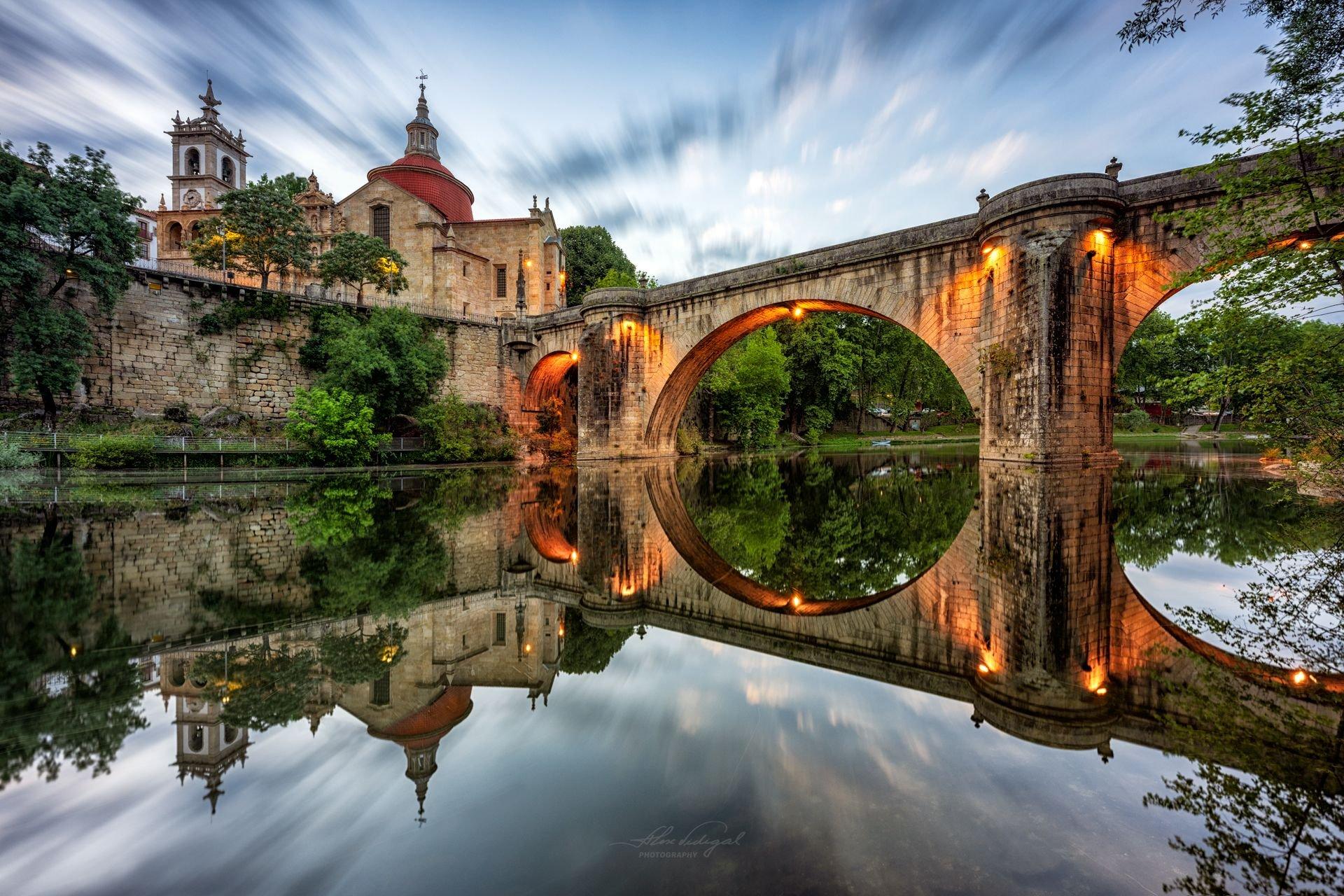 타메가 강 남쪽 강둑 (상곤살루 교회 맞은편)