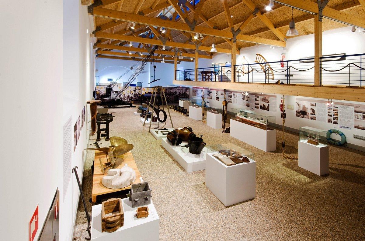 ⚓ 알마다 해군 박물관(무제우 나발)