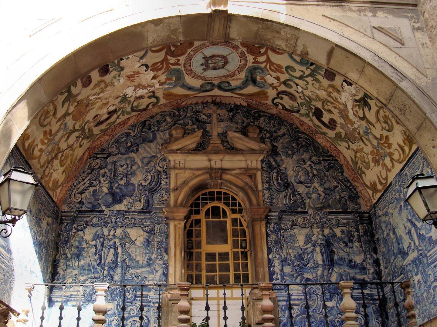 포르타 다 빌라 (Porta da Vila)