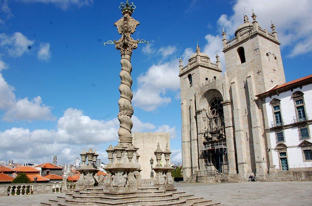 대성당 앞 광장 (Terreiro da Sé)