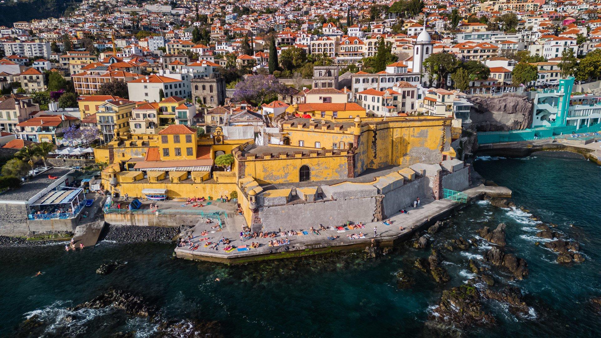 요새 최상층 성벽