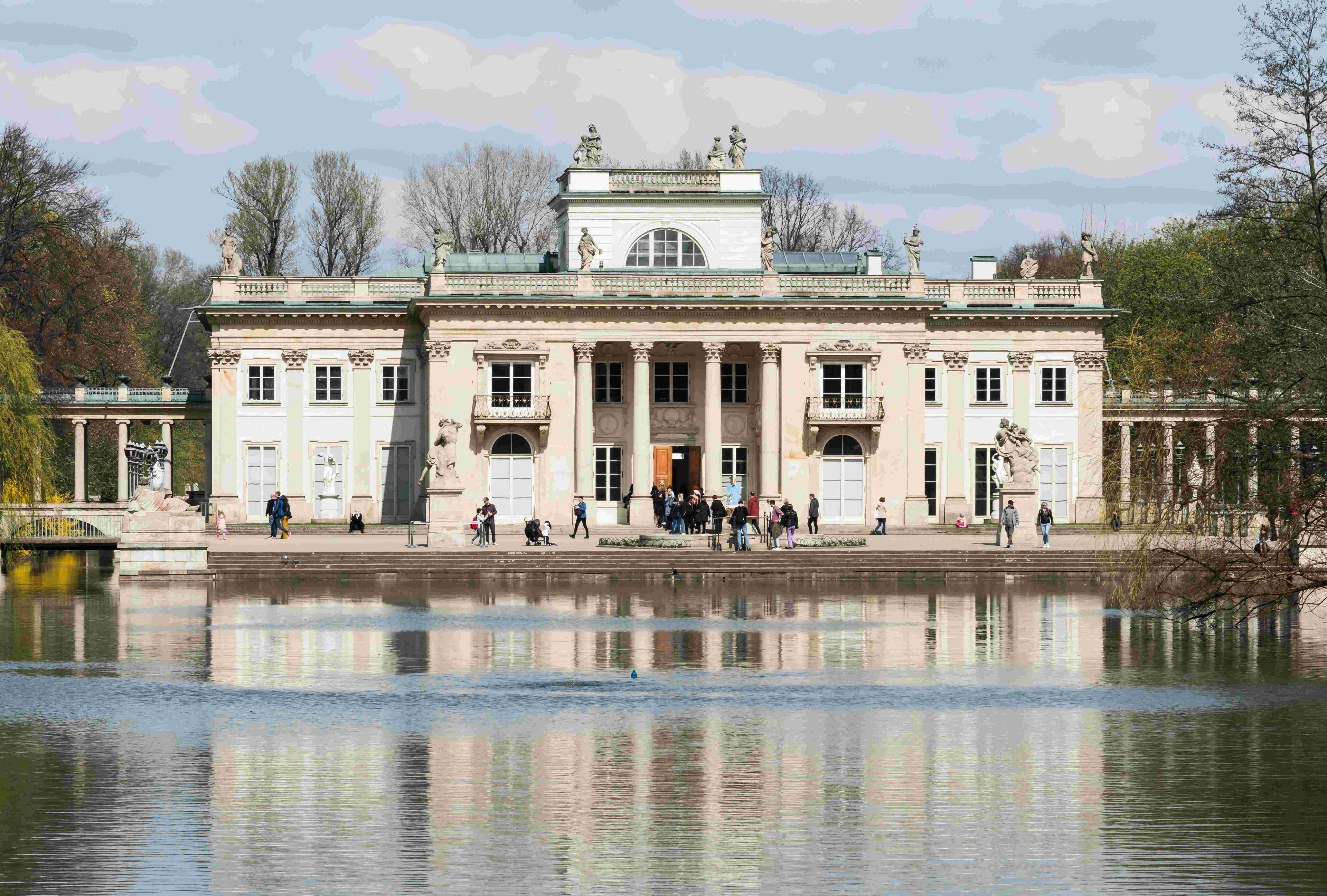 🏛️ 물 위의 궁전(파와츠 나 비스피에)