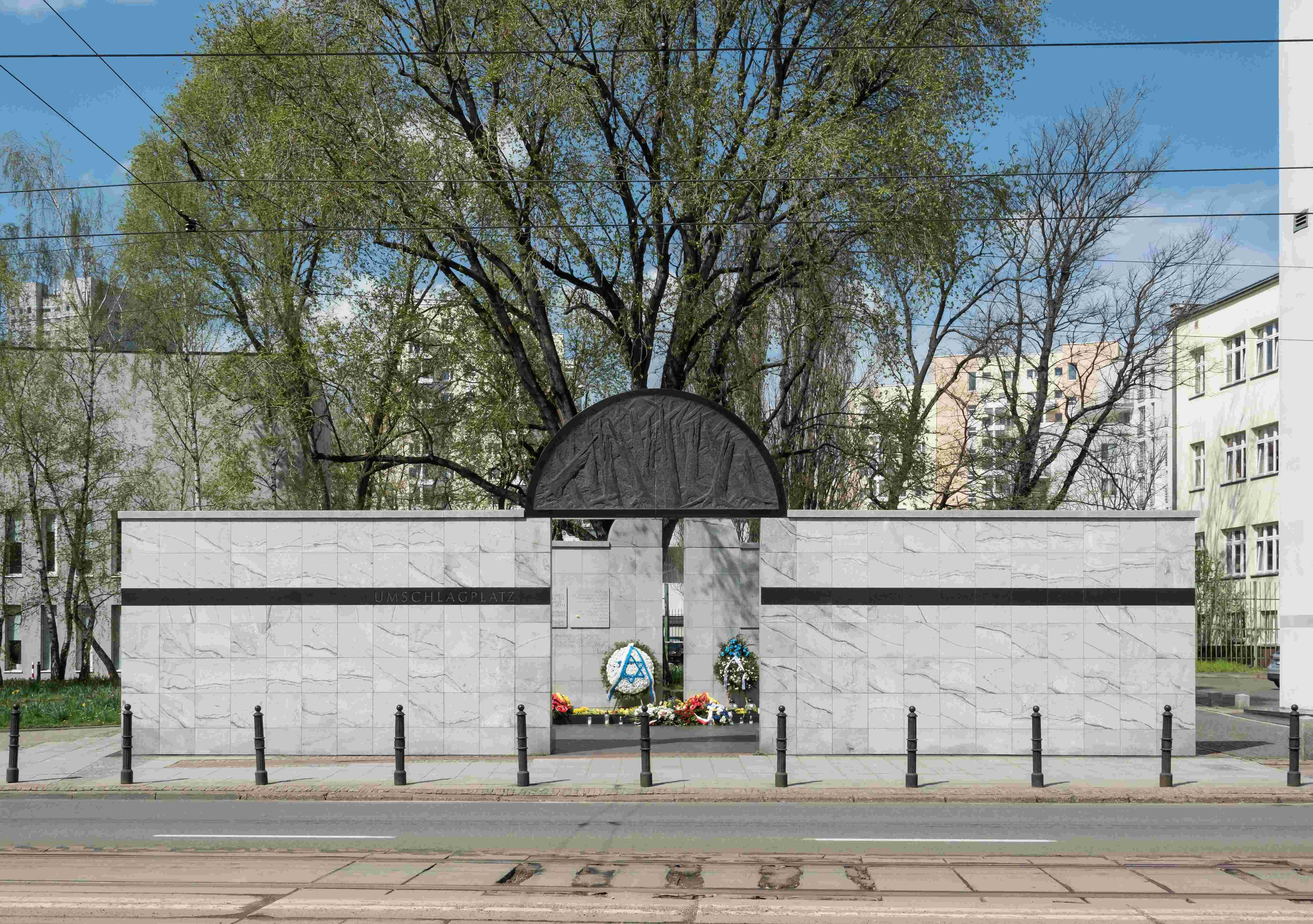 💔 움슐라크플라츠 기념비(폼닉 움슐라크플라츠)