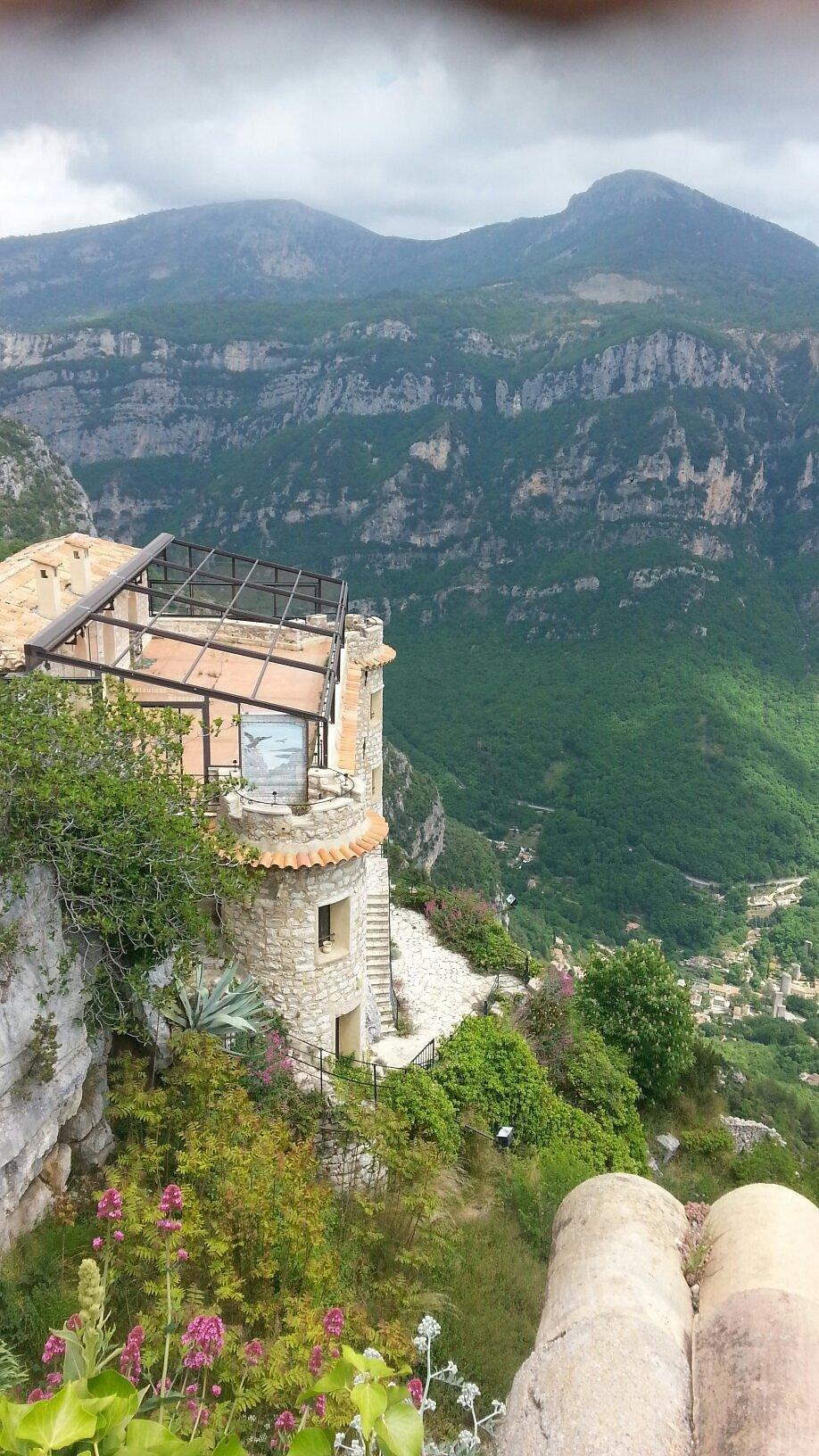 성곽 주변 및 입구