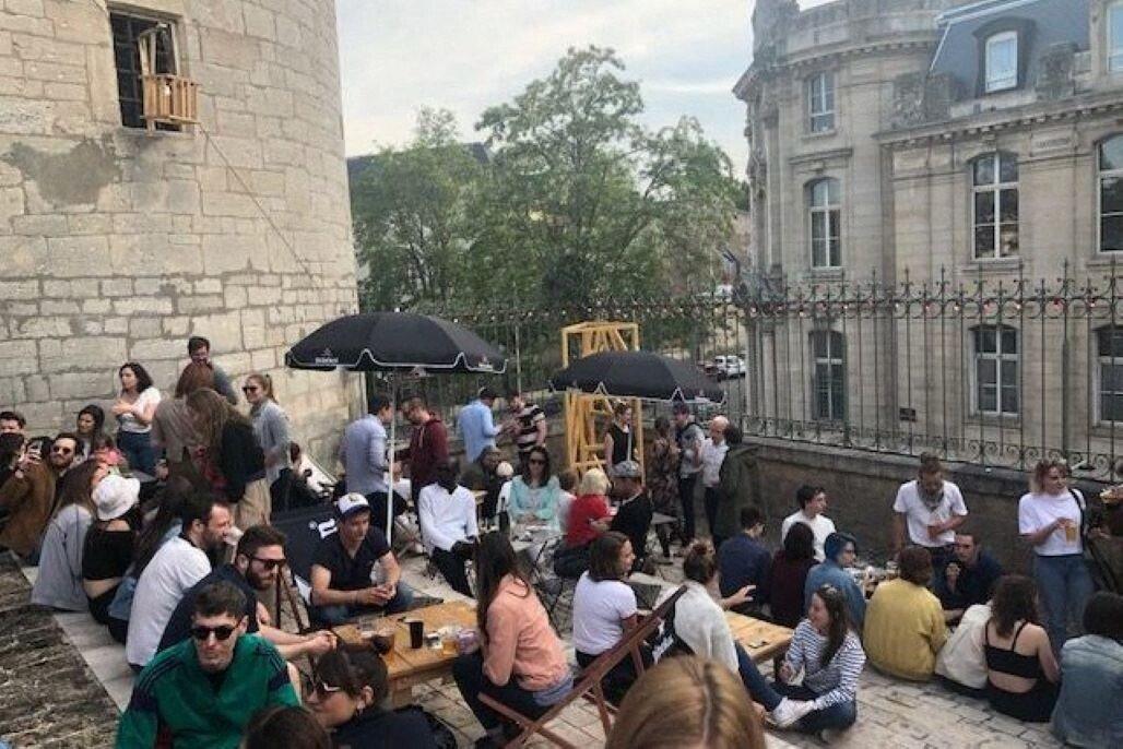 크라프 문 근처 여름철 간이 식당