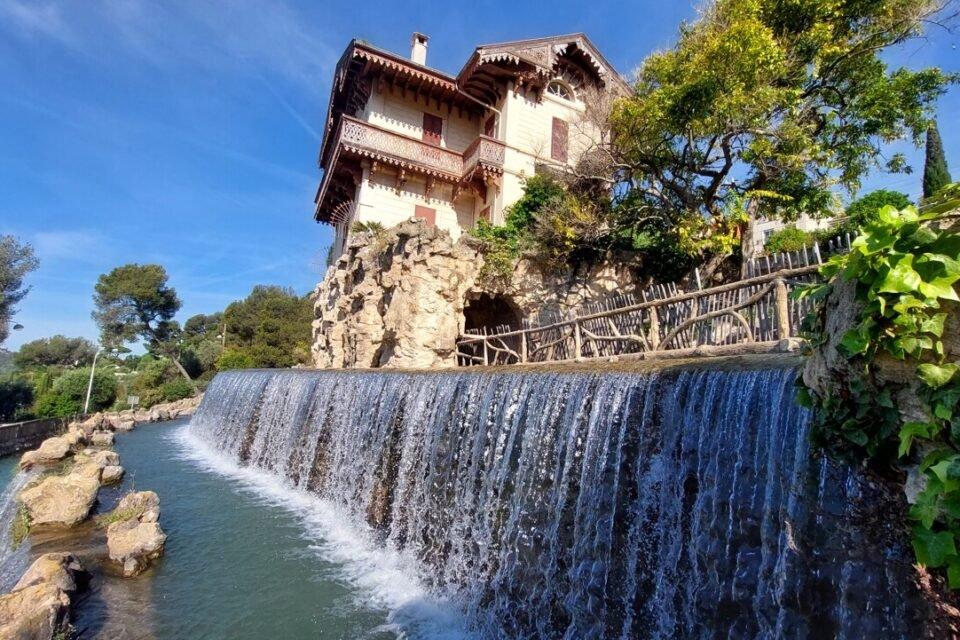 폭포 정상 샬레 앞