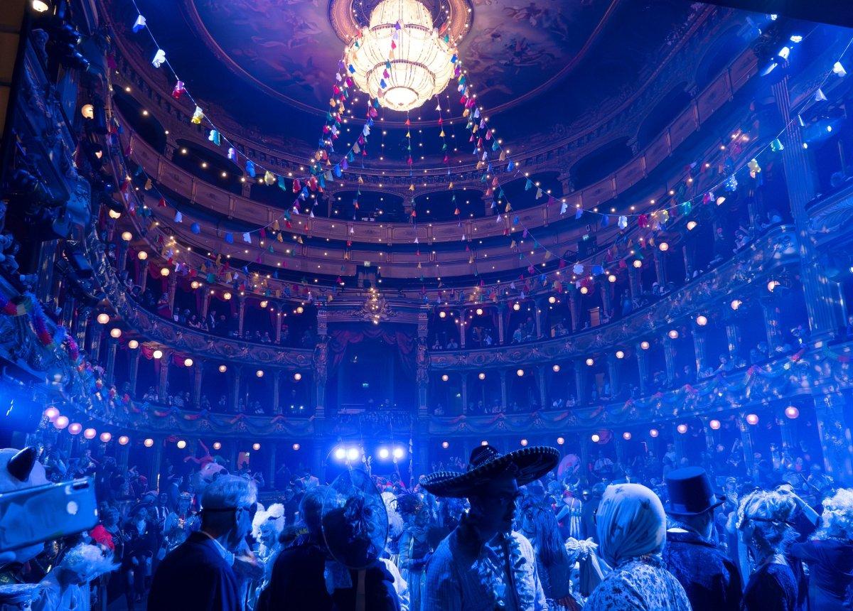 니스 카니발 가면 무도회