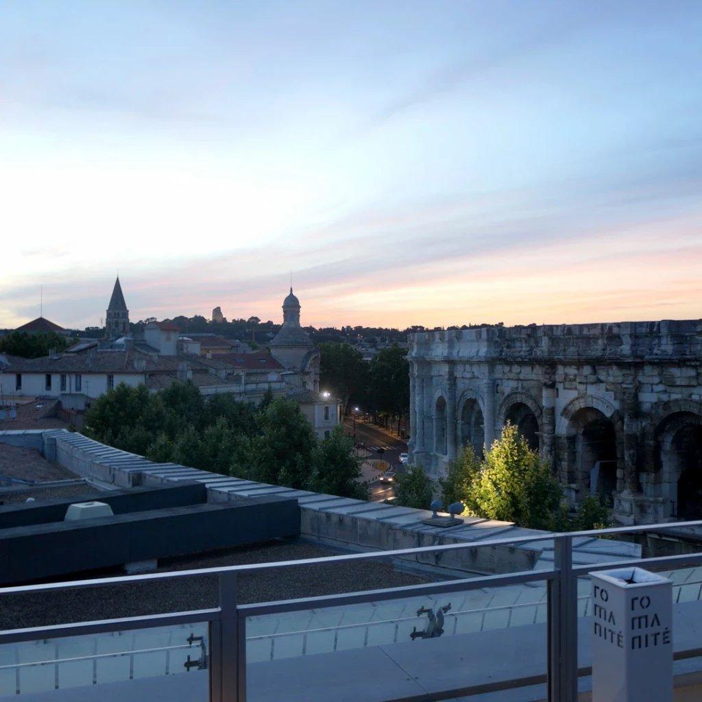 해 질 녘 광장 풍경