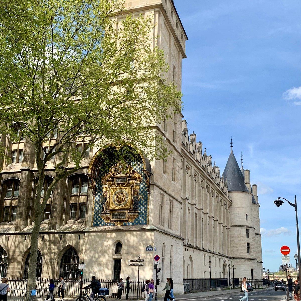 시계탑 외부 (Rue de l'Horloge)