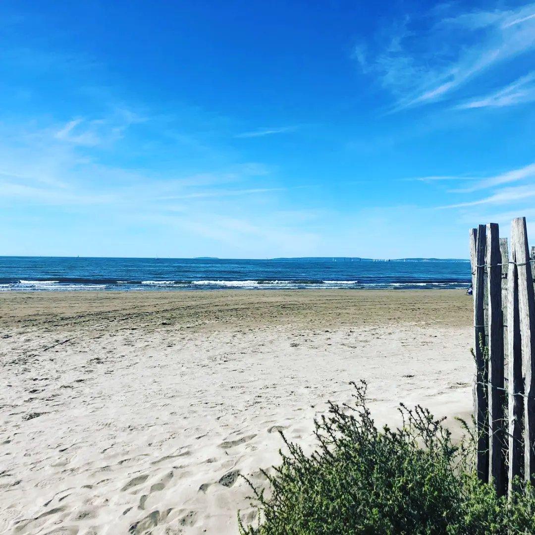 광활한 백사장과 푸른 지중해 파노라마