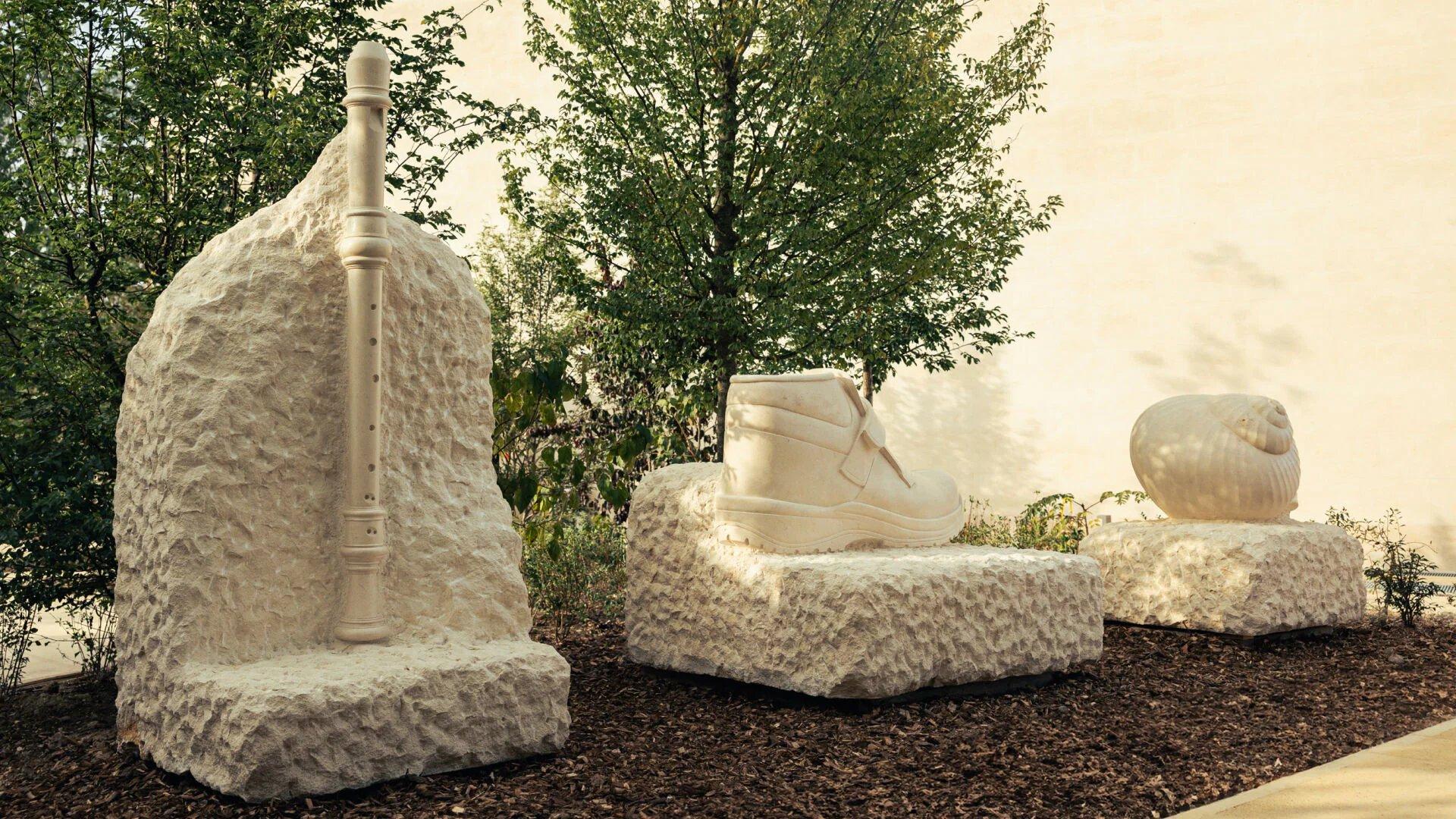 메종 루이나르 정원 및 예술 설치물