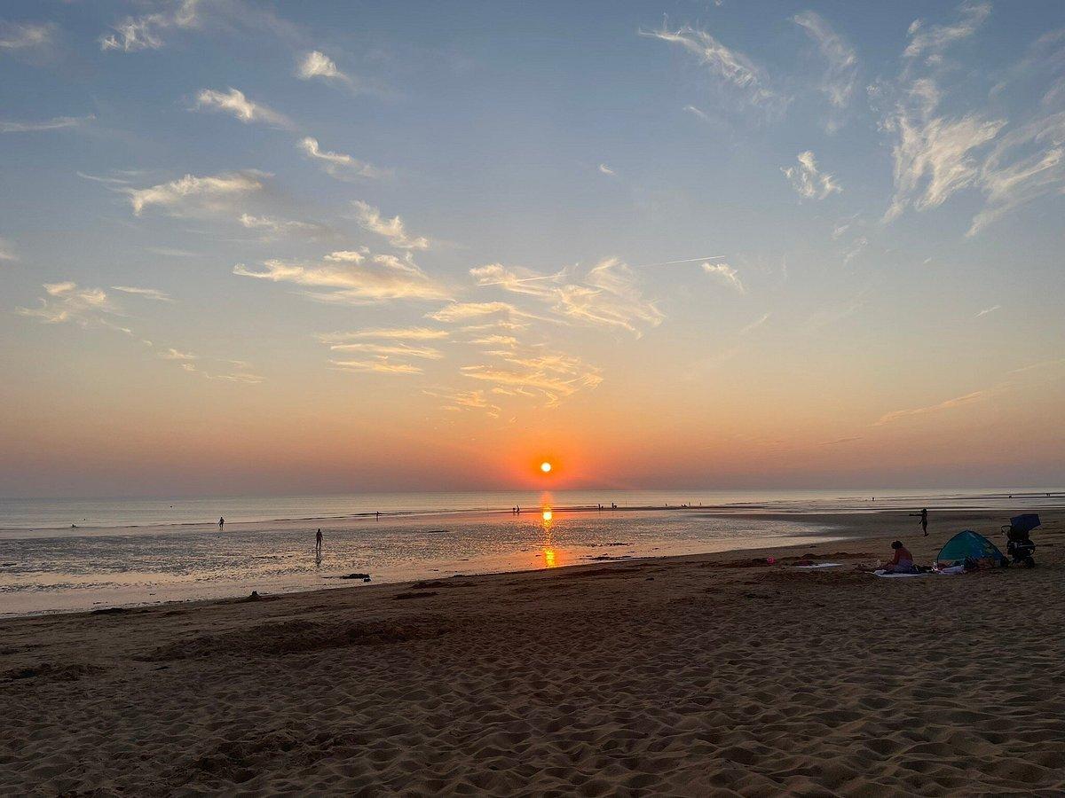 일몰 시 해변 풍경