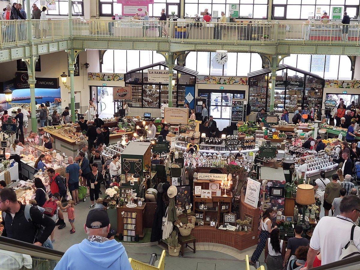 시장 2층에서 내려다보는 전경