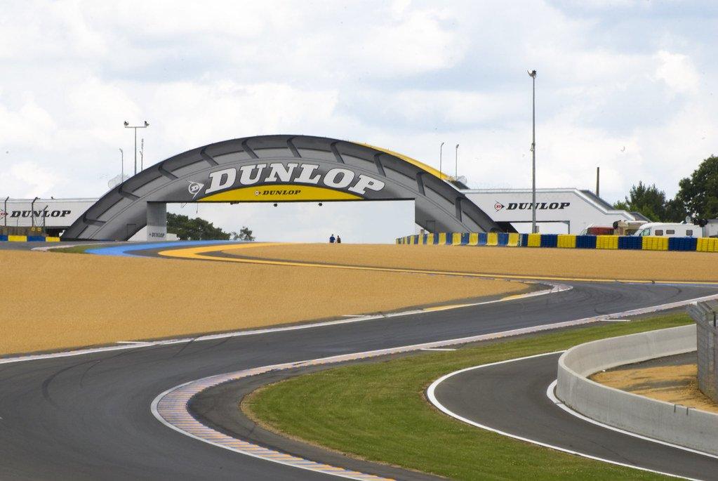 던롭 브릿지 (Dunlop Bridge)와 던롭 시케인