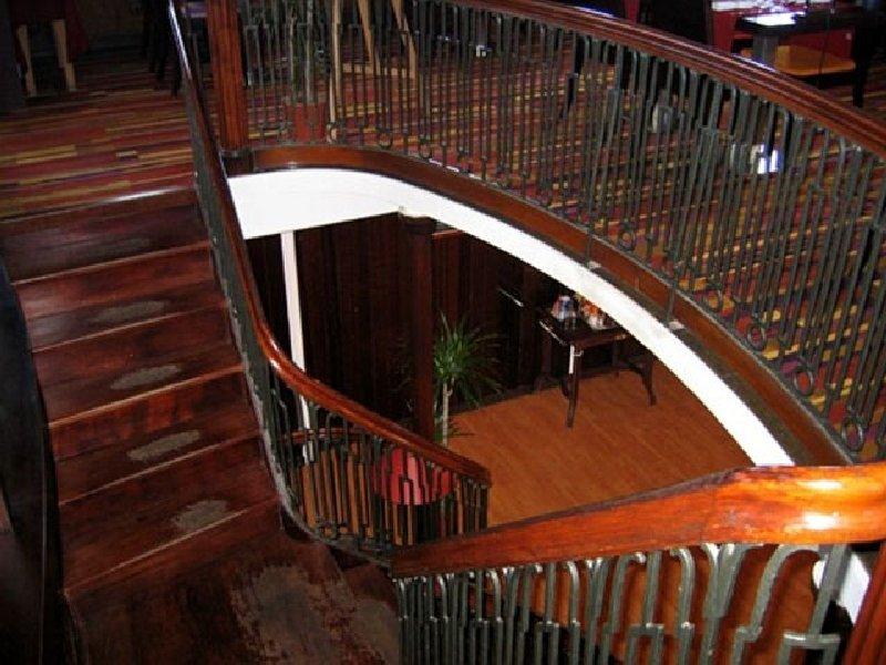 내부 중앙 계단 또는 주요 시설