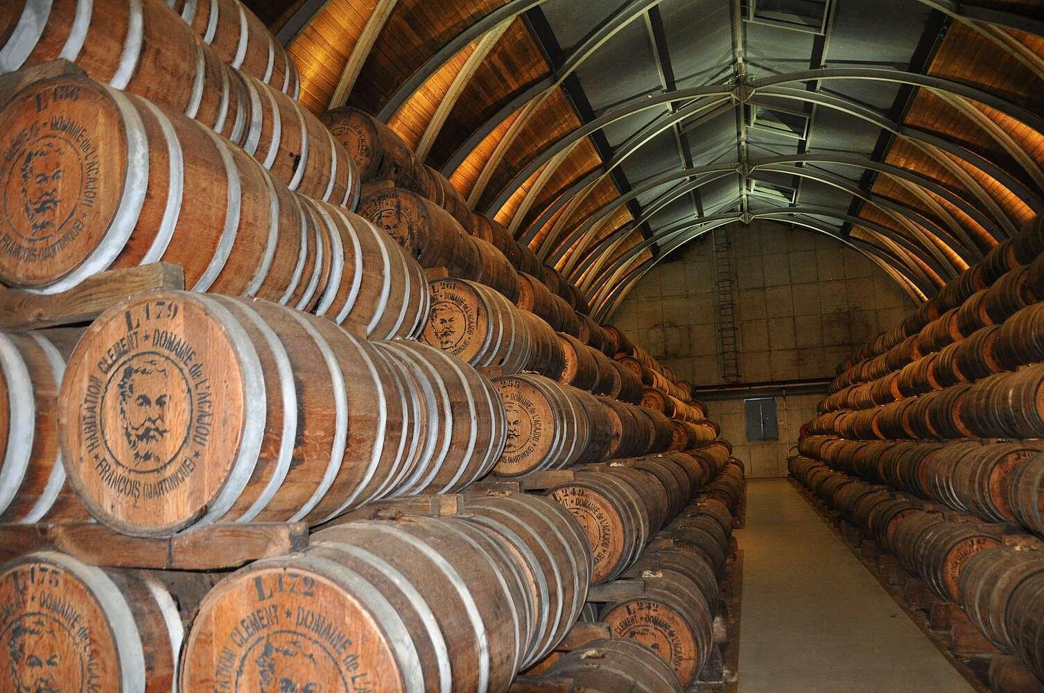 럼 숙성 창고 (Chais de vieillissement)