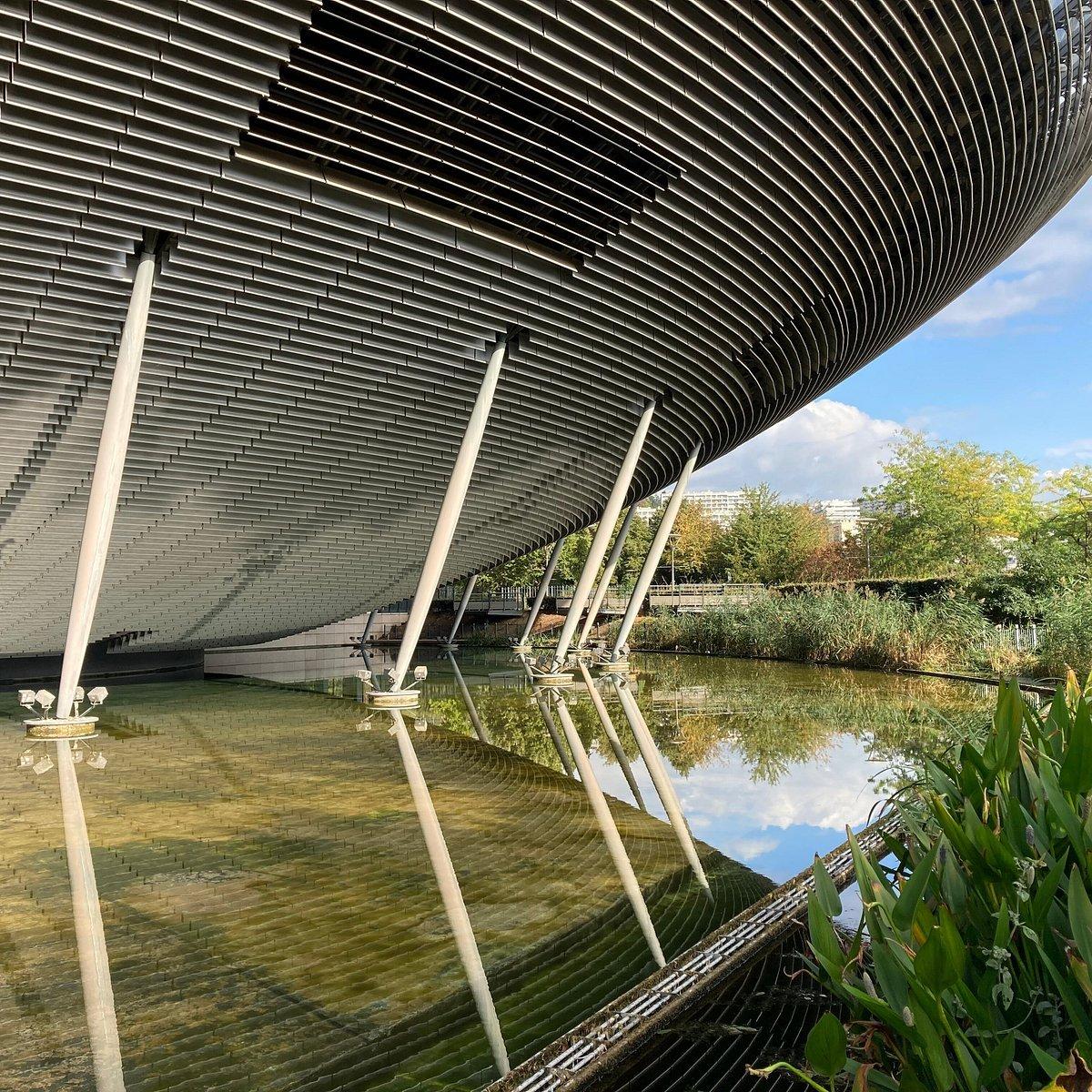 공연장 외부 건축물