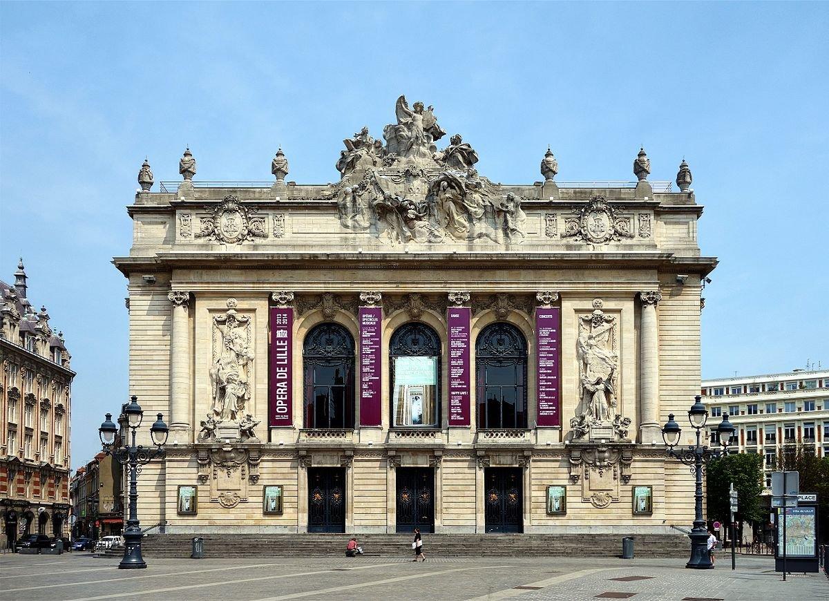 오페라 극장 정면 (Place du Théâtre)