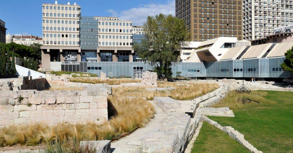 🏛️ 유적 정원 (자르댕 데 베스티주)