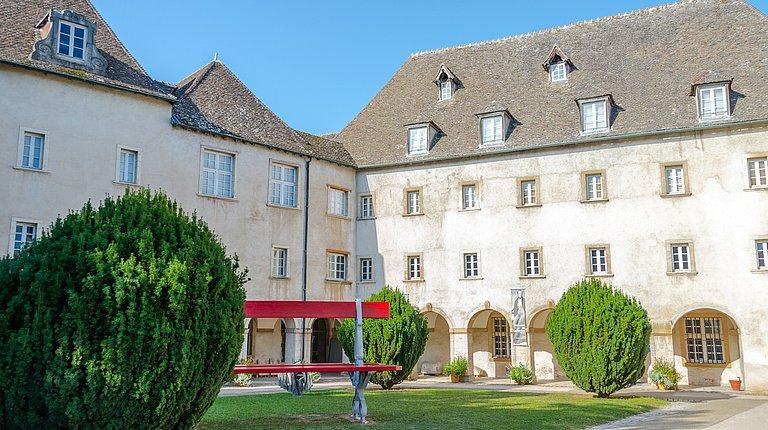 🏛️ 시립 박물관 (구 생뱅상 대성당)