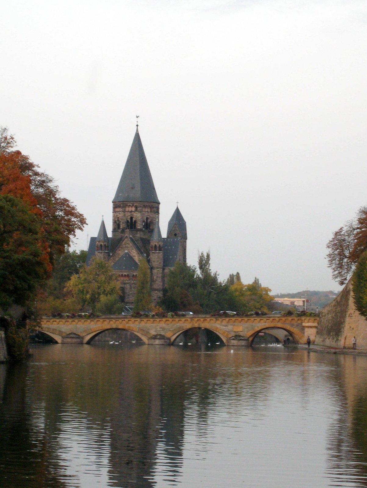 모젤강 다리 위 (Moyen Pont 등)