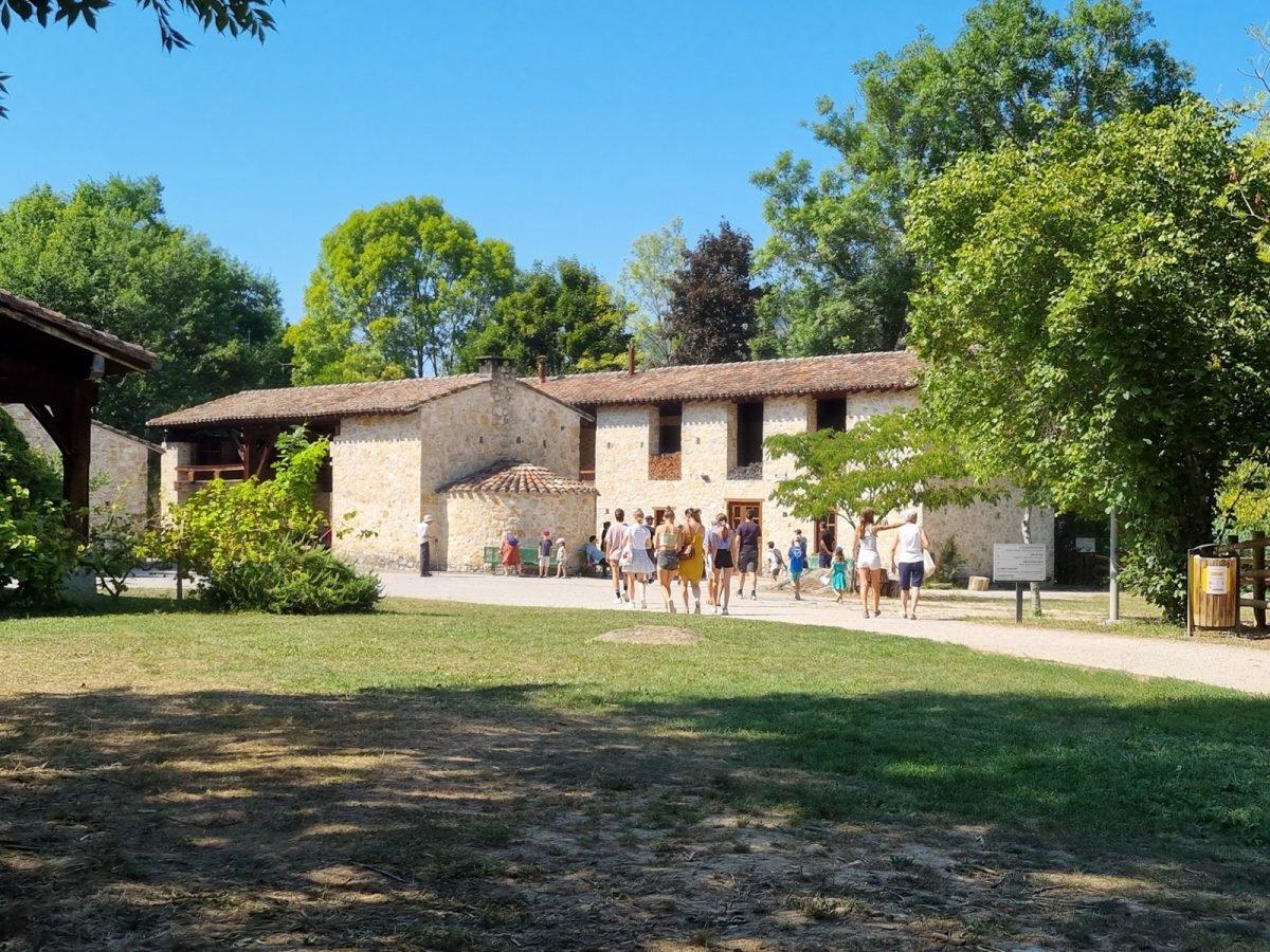 🏛️ 피레네 산맥의 대장간들 (레 포르주 드 피렌)