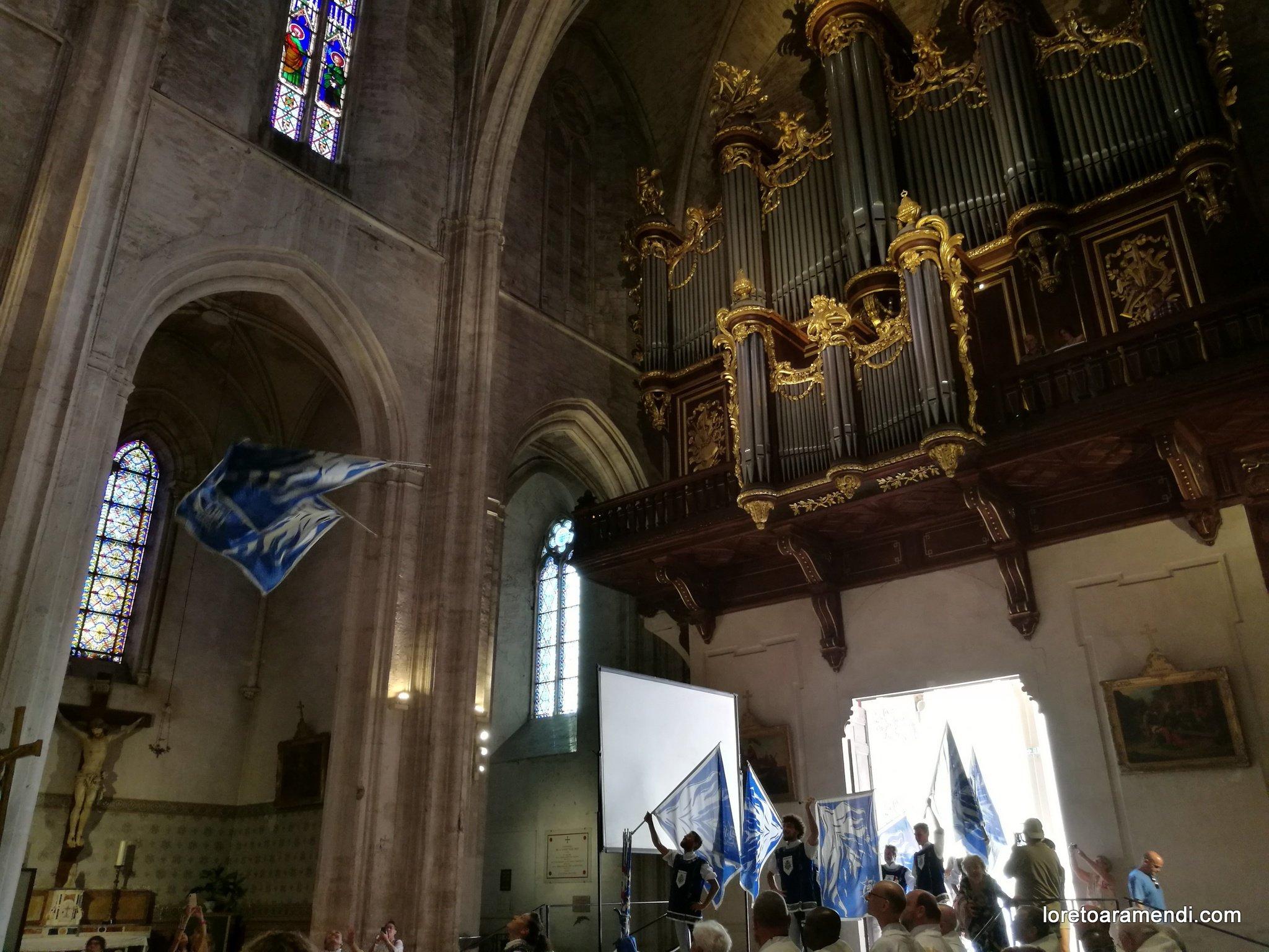 오르간 연주회 포스터 또는 연주 모습