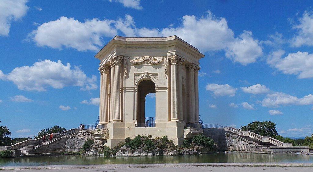 페이루 산책로 저수조(Château d'eau) 앞