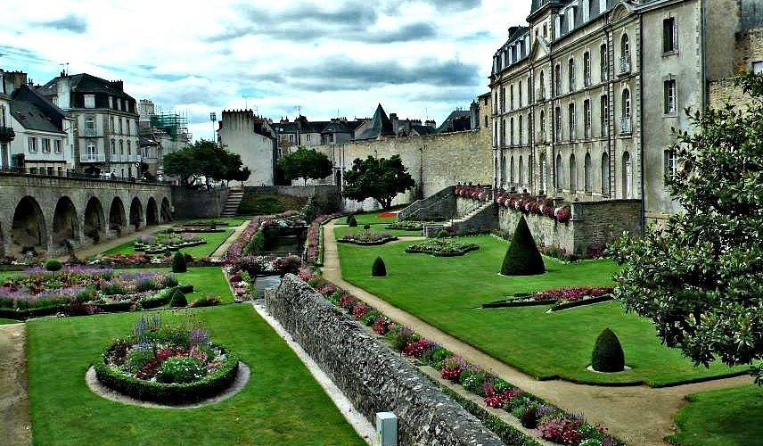 🌳 성벽 정원(자르댕 데 헝빠흐)