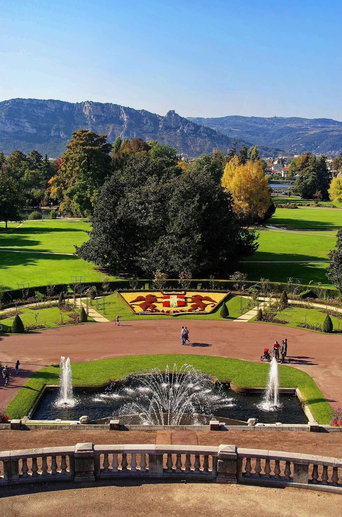 샹 드 마르스(Champ de Mars) 아래 전망 지점