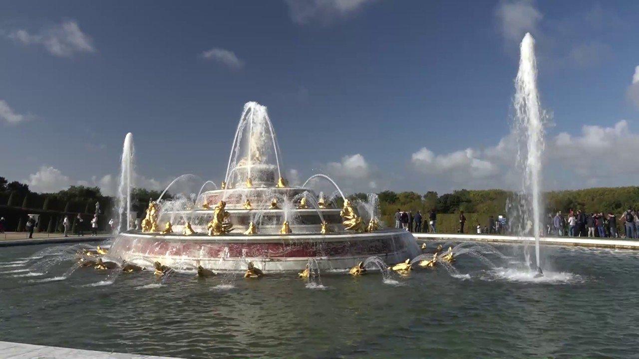음악에 맞춰 시원한 물줄기를 뿜어내는 베르사유 정원의 분수
