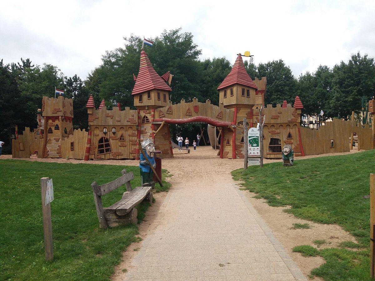 성 모양 놀이터