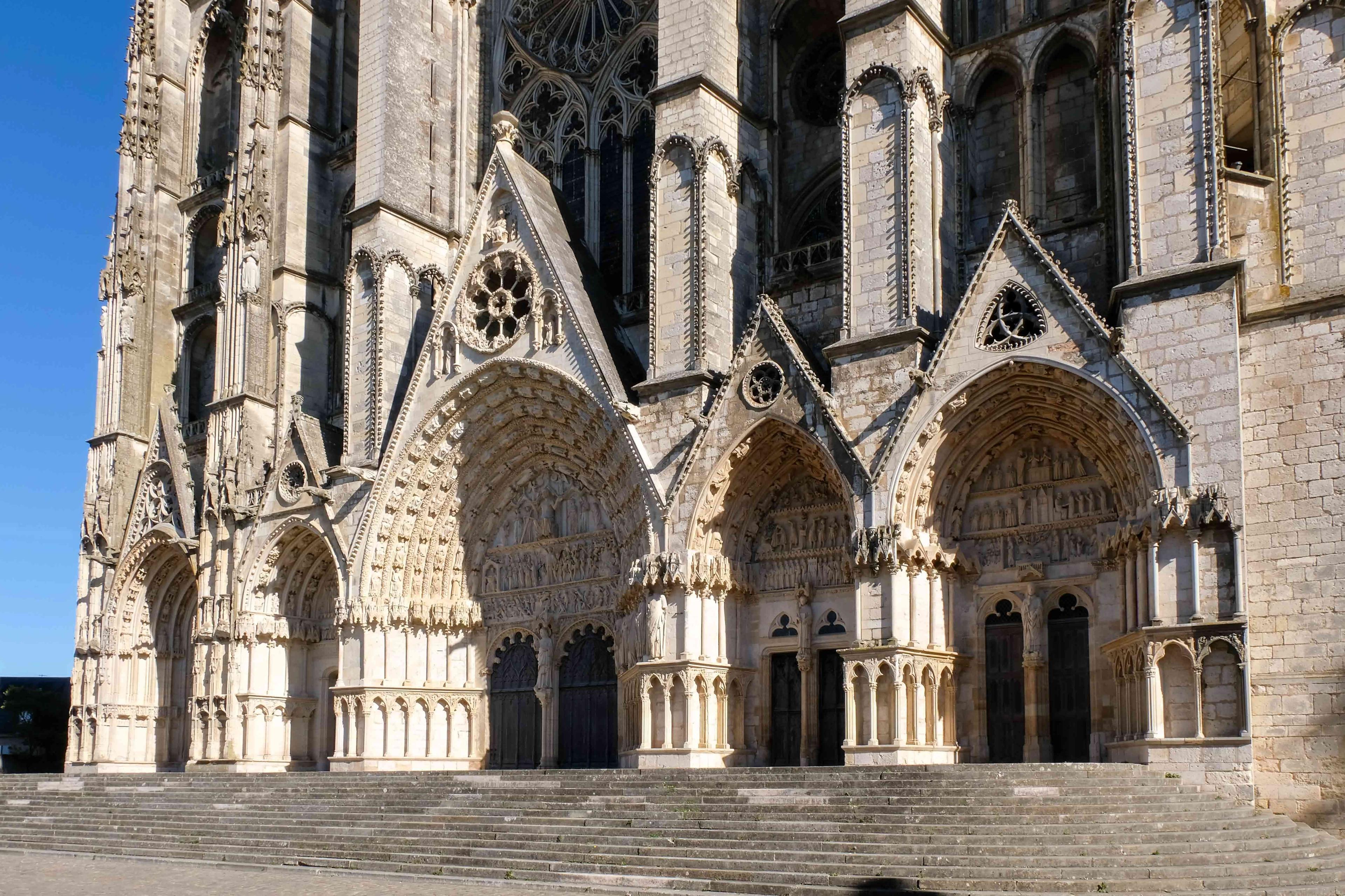 서쪽 파사드 정면