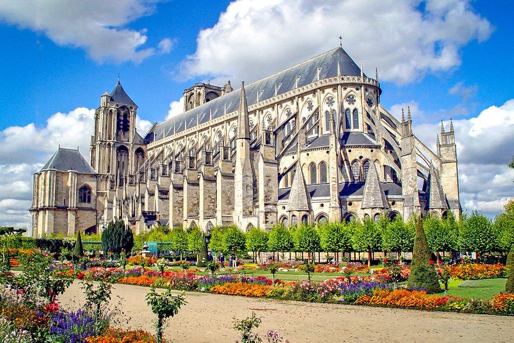 대주교 정원(Jardin de l'Archevêché)에서 바라본 성당 후면