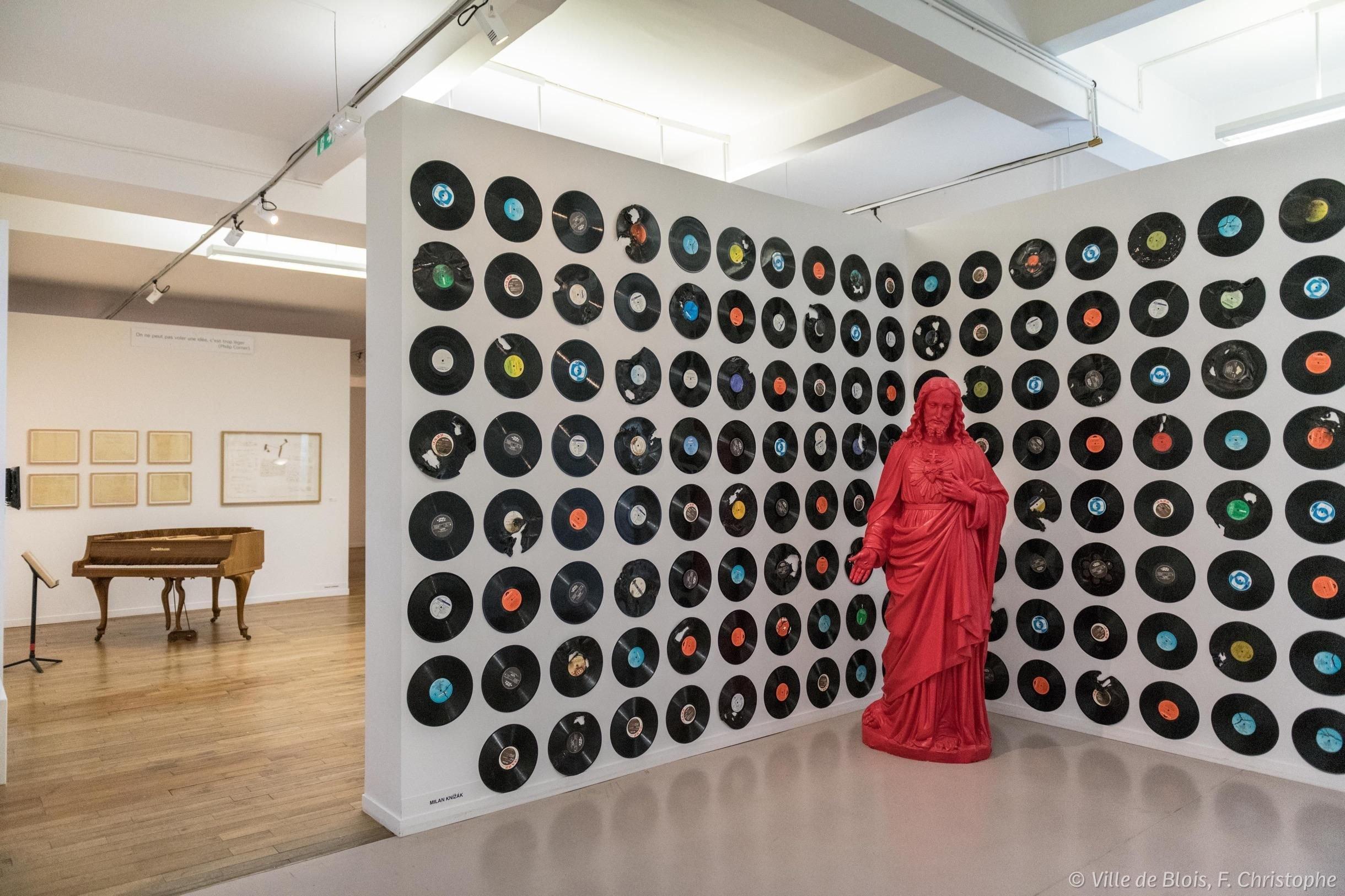 🎨 의심의 재단(퐁다시옹 뒤 두트)