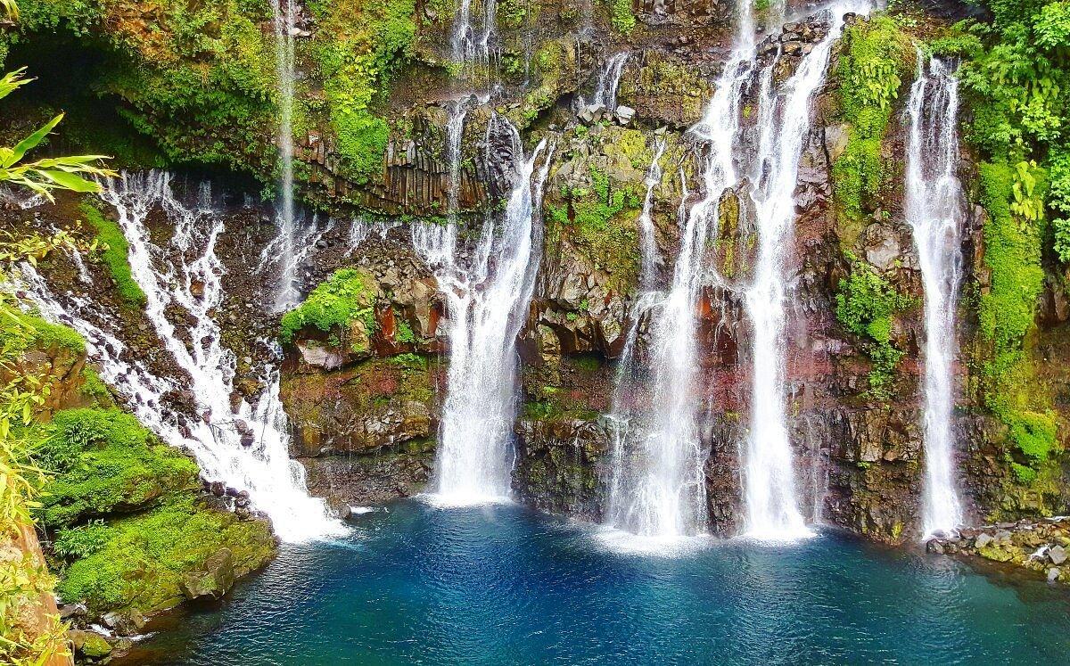 폭포 하단부 물웅덩이 근처