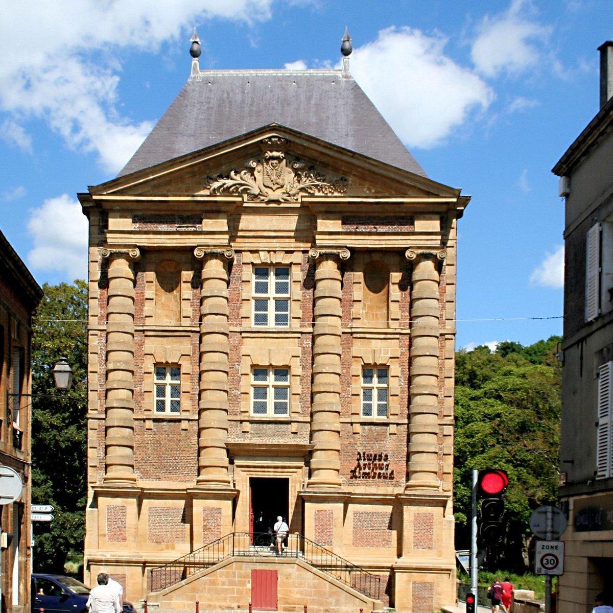 뫼즈 강변의 박물관 외관 (옛 방앗간 건물)