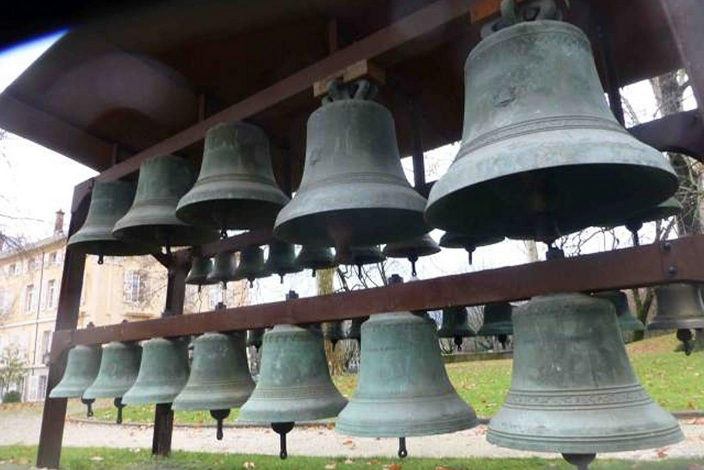 샹베리 성 카리용 연주