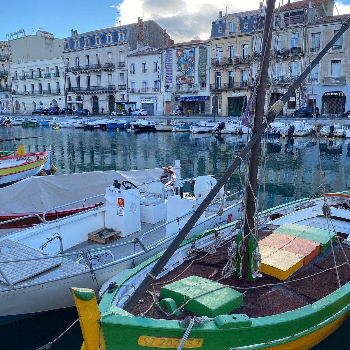 박물관 앞 운하