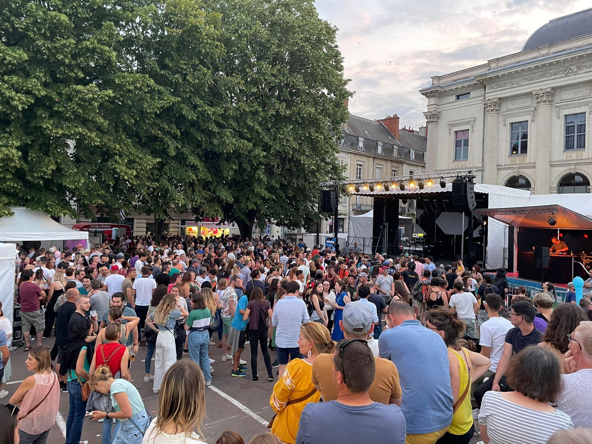 페트 드 라 뮈지크 소뮈르 공연