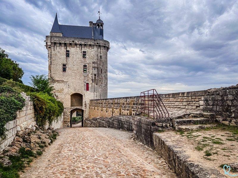 요새의 탑 정상 (특히 시계탑)