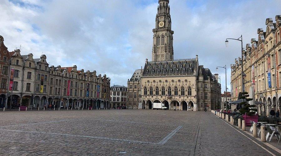 🏛️ 큰 광장(그랑 플라스)