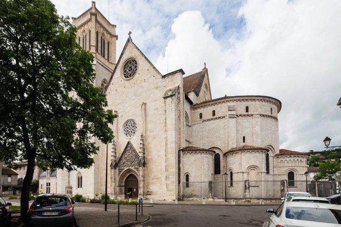 ⛪ 생 카프레 대성당(꺄떼드할 생꺄프헤)