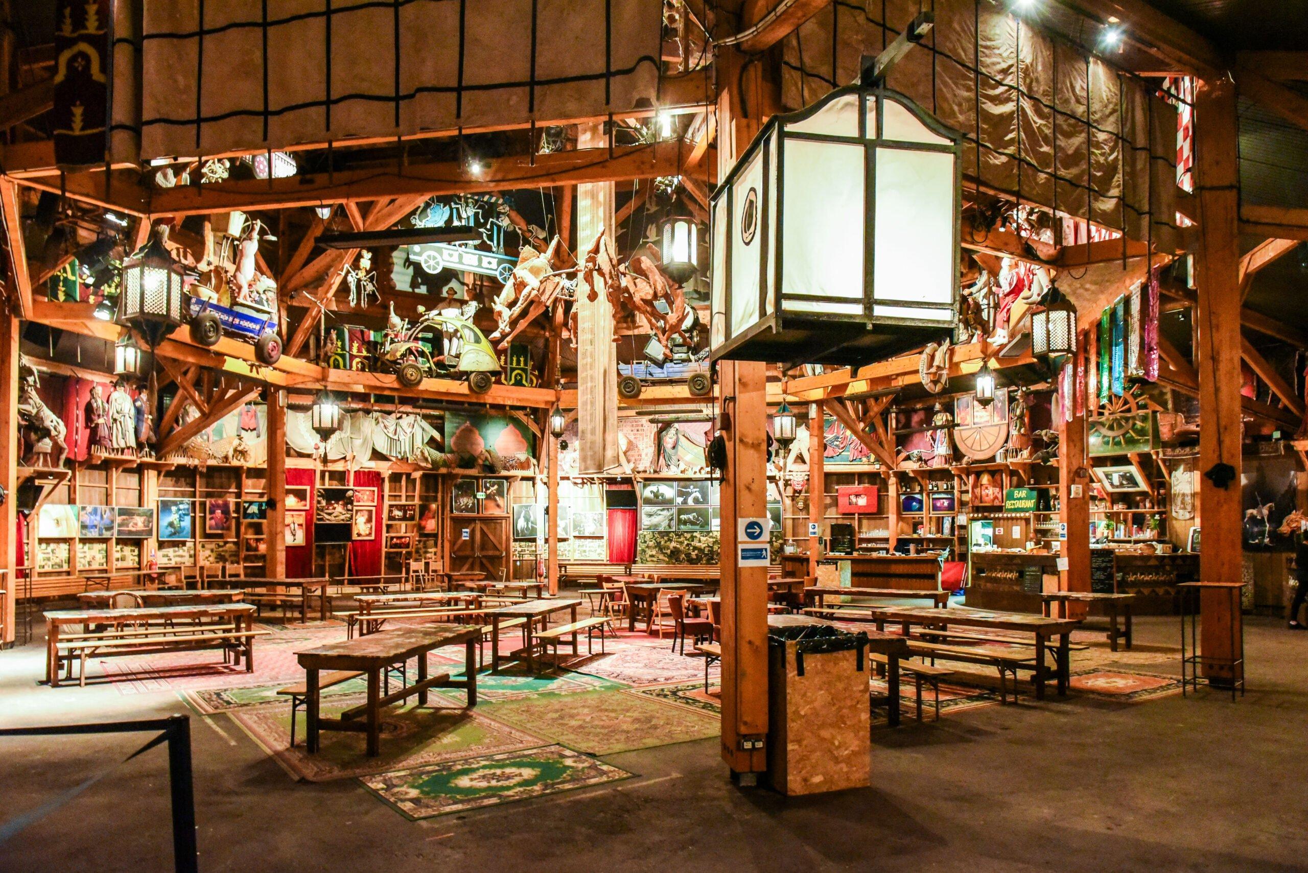 🎪 징가로 승마 극장(테아트르 에케스트르 징가로)