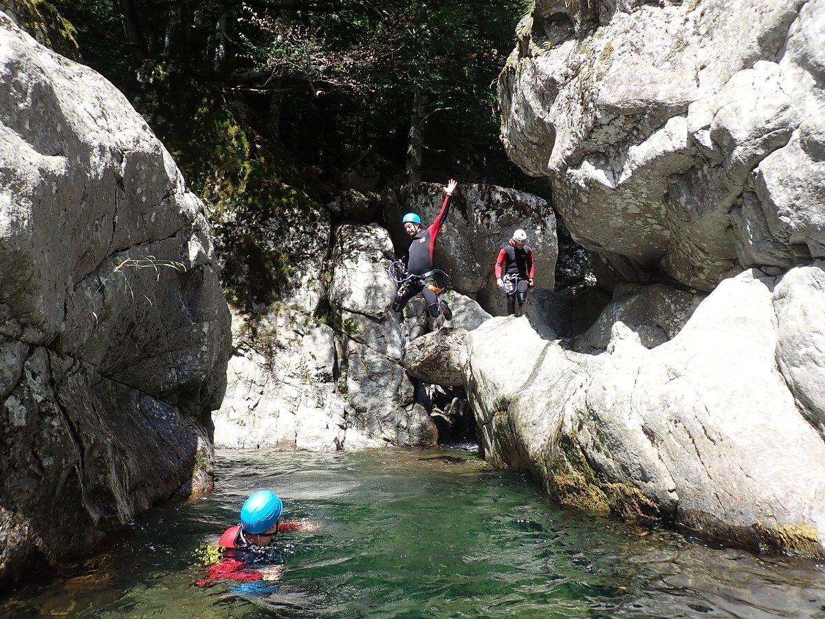 🏞️ 정상과 협곡: 아르데슈 캐녀닝(심 에 캉용)